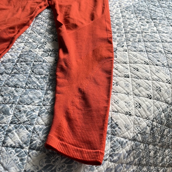Just Strong Mandarin Seamless Sculpt Leggings and Bra - Size XL - Picture 6 of 6